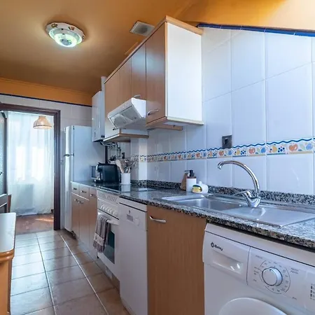 El Pasadizo De Menendez Valdes * Gijón